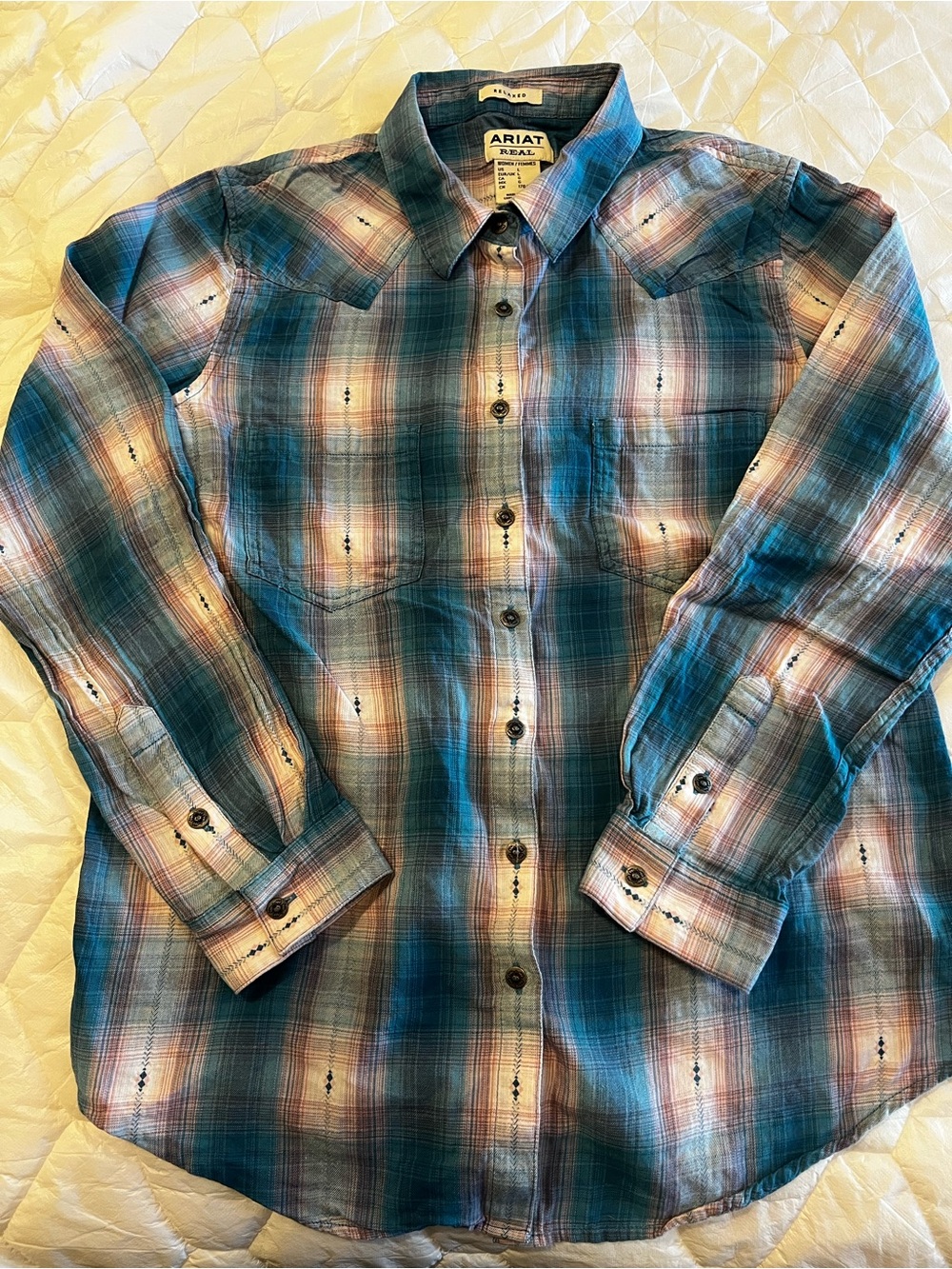 Ariat Women’s Blue/Pink Plaid Long-Sleeve Western Shirt L